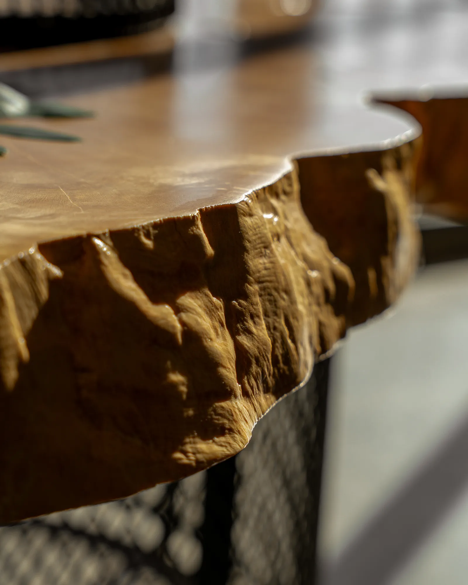 Agach Interiors · Masa və mebel